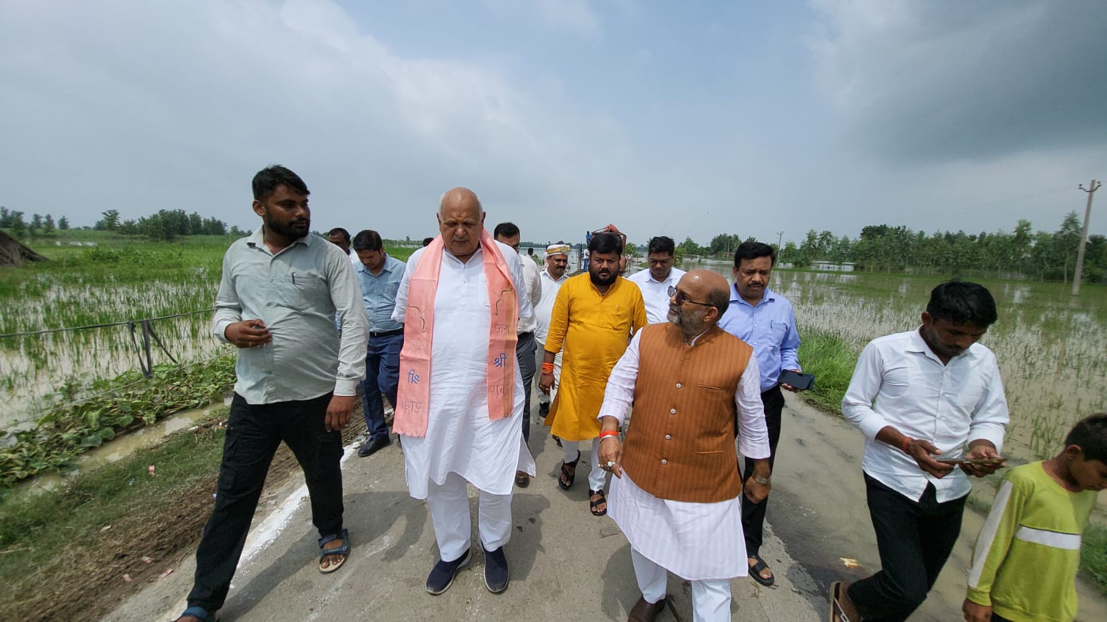 कृषि मंत्री एवं प्रभारी मंत्री बहराइच सूर्य प्रताप शाही ने बहराइच मे बाढ़ प्रभावित क्षेत्रों का किया निरीक्षण